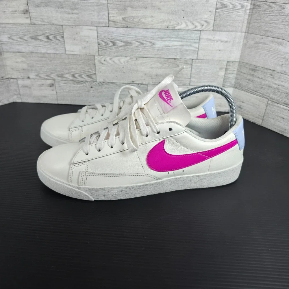 NIKE Blazer Low Fire Pink Sneakers Shoes Women's size 11.5 AV9370-110